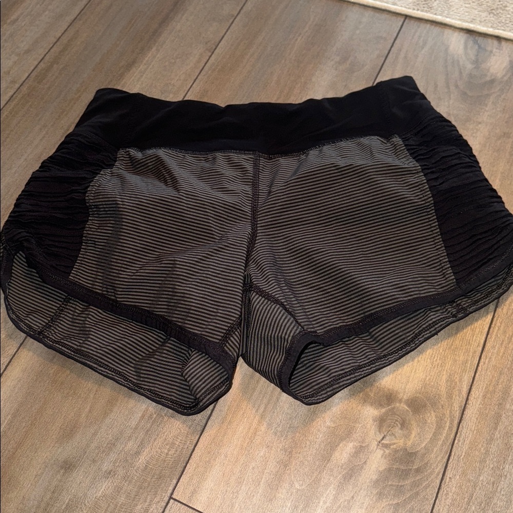 Lululemon Women's Black Ruched Shorts